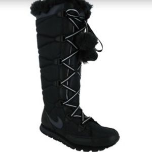 Nike Women's Tall Snow Sneaker Boots size  9 Black